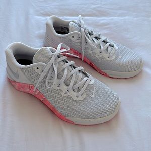 Nike Women’s Metcon 5 Training Shoes Pure Platinum/Marble Pink Size 8